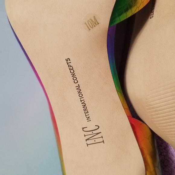 SOLD!!! Women's INC International Concepts Rainbow Metallic Python Print Heels - Picture 4 of 6